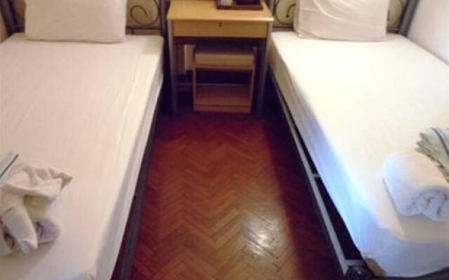 Huen Panicha Guesthouse
