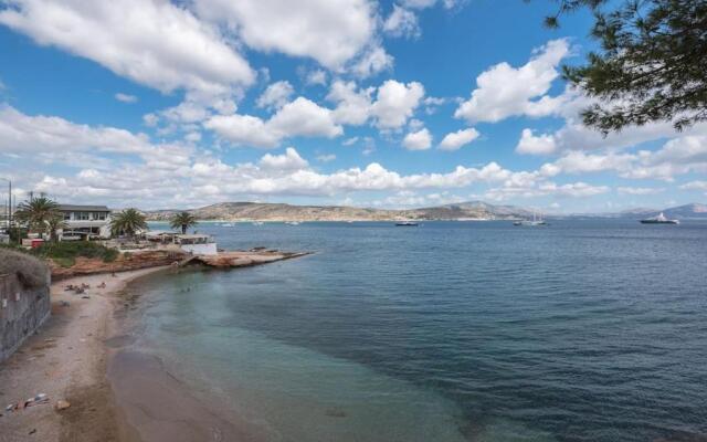 Seaside 2BR apartment in Varkiza 2mins walk from beach