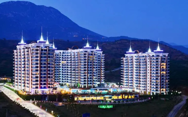 Azura Park