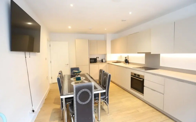 Luxury London Apartment With 5 Bedrooms