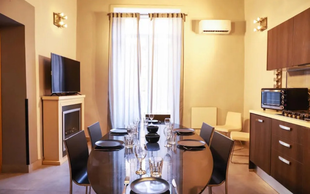 Donna Consiglia Design Apartment by Wonderful Italy