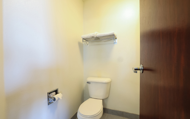 Siletz Bay Beachfront Hotel by OYO Lincoln City