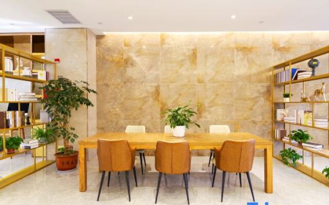 Starway Hotel (Zhengzhou Xinzheng International Airport)