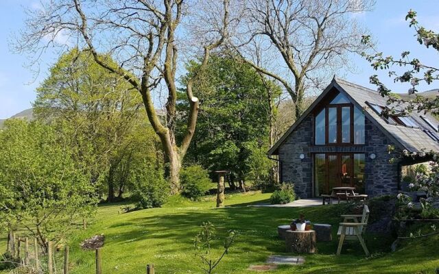 Nant yr Onnen B&B and Ysgubor Holiday Cottage