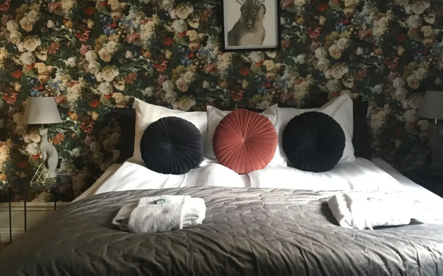 Morris Hotel