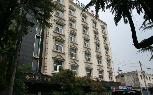 New Grand Hotel