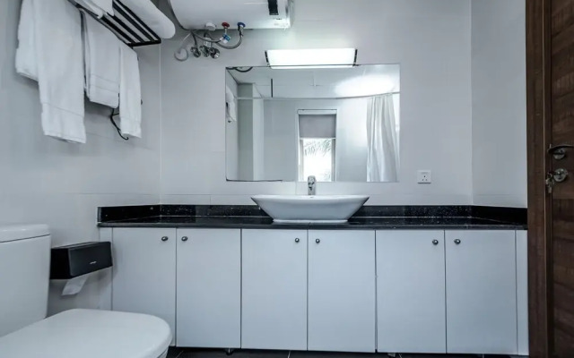 Crest Apartments & Suites