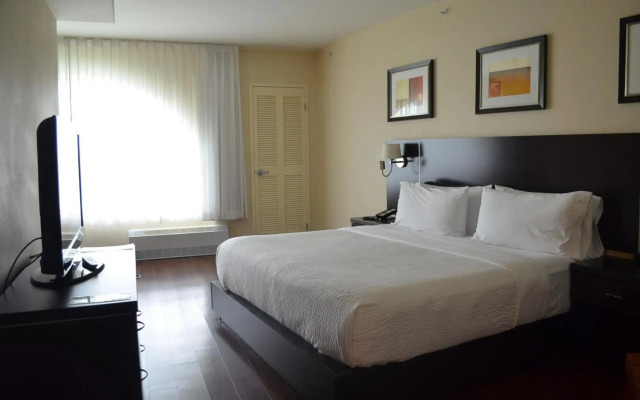 Holiday Inn Hotel & Suites Montreal Airport by IHG