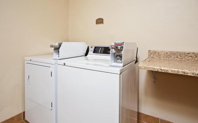Holiday Inn Express Hotel & Suites Columbus-Groveport by IHG