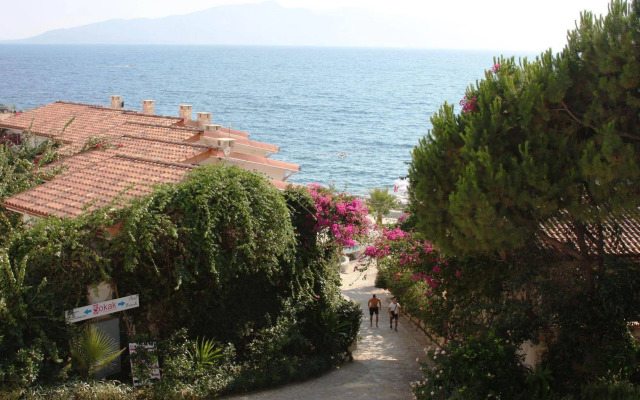 Bougainville Bay Hotel