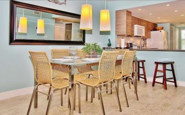 Hamilton 206 2 Br condo by RedAwning