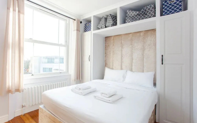 Stylish 2 Bedroom Apartment Near Regents Park