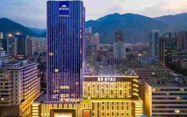 Royal•Garden Hotel