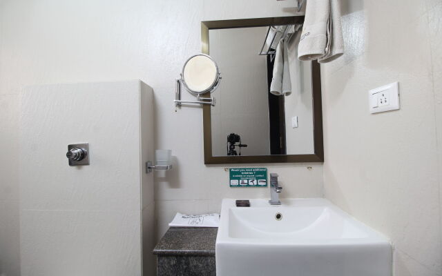 Marigold- Newly Renovated Hotel