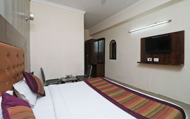 OYO 10381 Hotel Aerodrome Palace