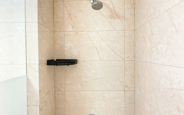 Homey And Serene 1Br At The Mansion Kemayoran Apartment