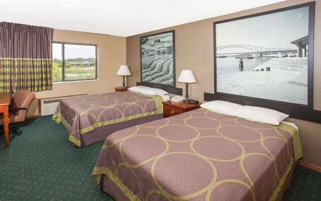 Super 8 by Wyndham Anamosa IA