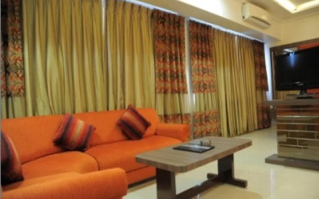 OYO Townhouse 81848 Hotel Dua Continental