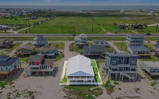 The Beach House by Ryson Vacation Rentals