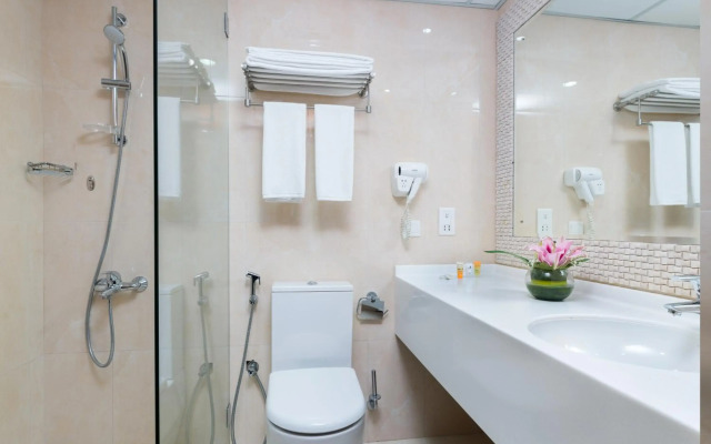Al Falaj Hotel