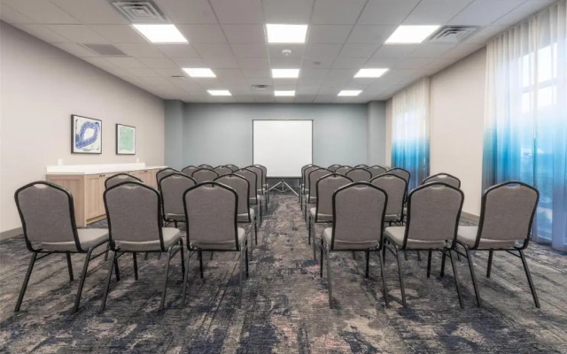 Hampton Inn By Hilton Santa Clarita-Valencia