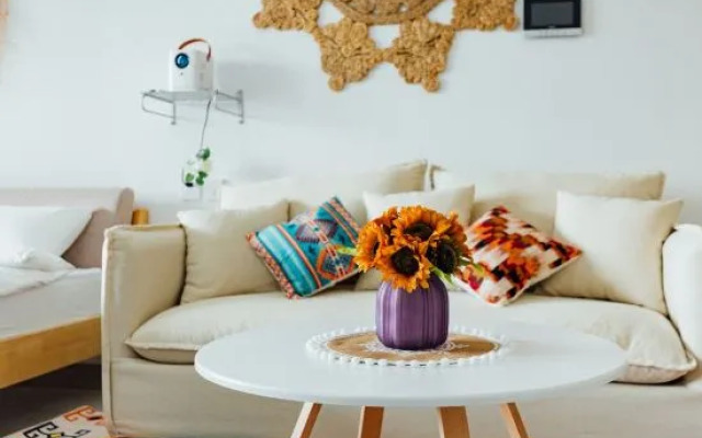 Empty Sailing Homestay (Gaozhuang Starlight Night Market)