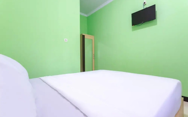 Wisma Handayani Syariah by OYO Rooms