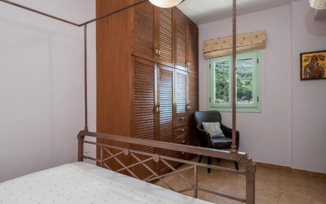 Spyros House, 3 bedrooms-sea view-in Agia Efimia