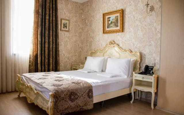 La Casa Old City Hotel