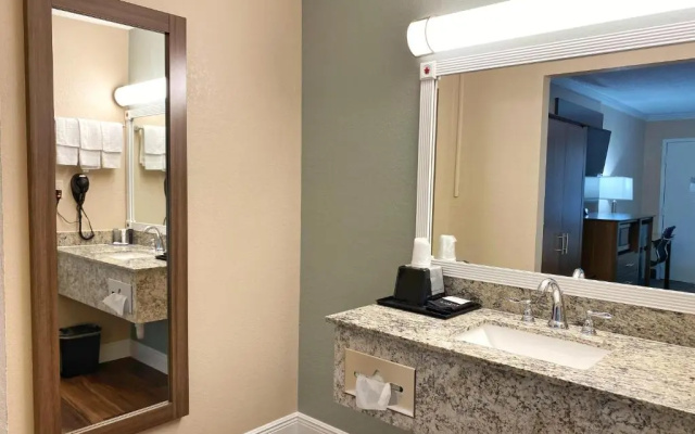 Roadstar Hotel Zephyrhills