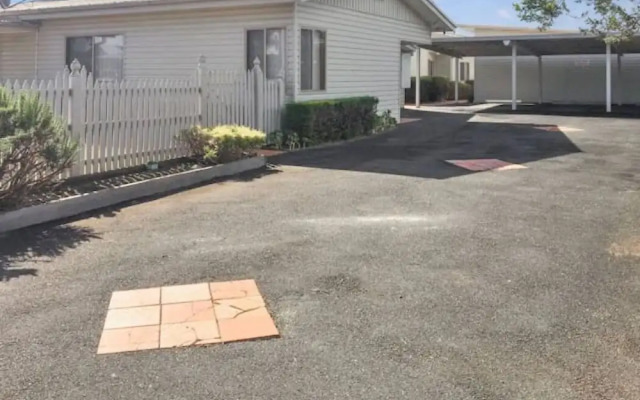 Sun, Beach, Shops, Wifi, Netflix