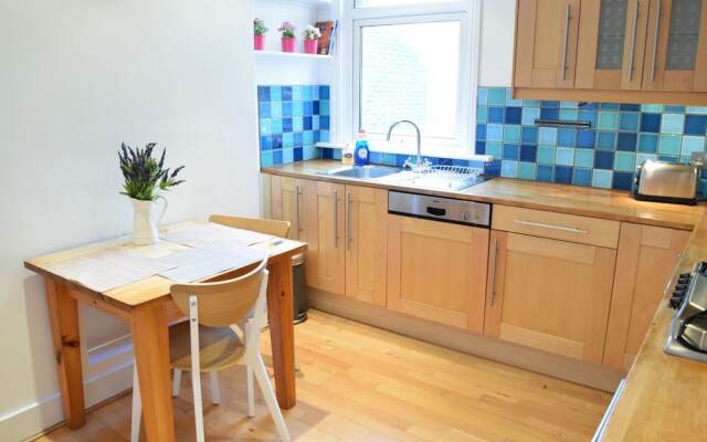 2 Bedroom Maisonette in Barons Court