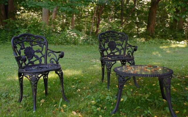 Seldom Scene Meadow Bed & Breakfast