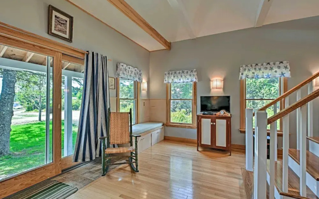 Charming Stonington Studio w/ Ocean Views!