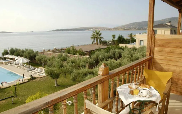 Porto Lourbas Hotel