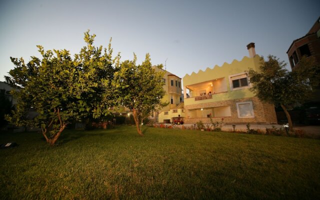 The Garden Near the Beach -Jacuzzi - Bbq