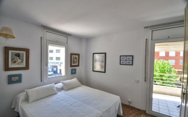 2BR Center & Swimming Pool