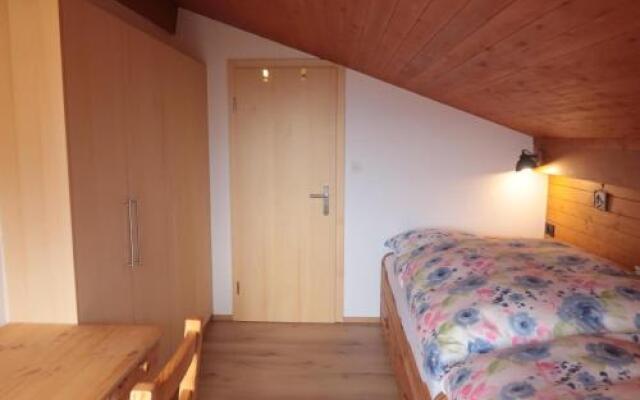 Voa Crestas 7 (715 He)