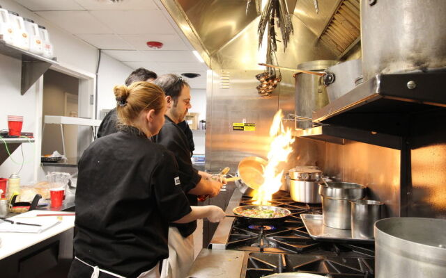 California Palms Hotel & Suites