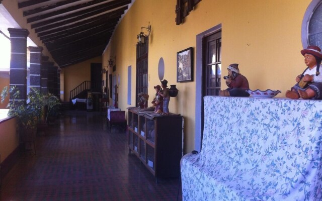 Hostal Tres Mascaras