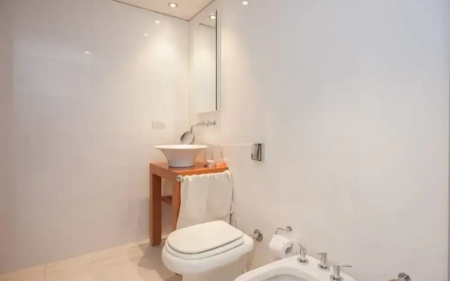 Beautiful and sunny studio by Sofacama