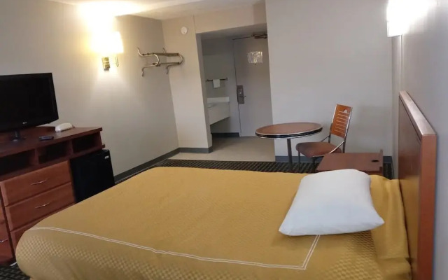 Peachtree Inn & suites