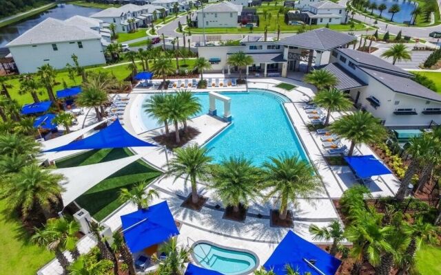 8 Bedroom 6 Bathroom Villa