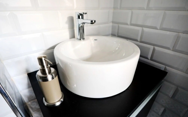 Home Art Apartments Salamanca