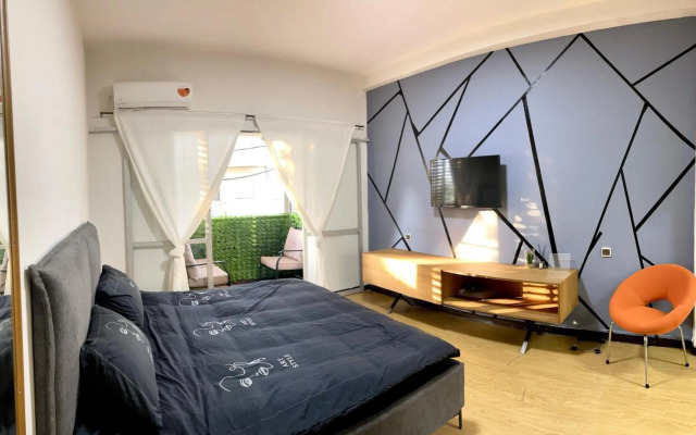 Bat Galim - Mirror Apartment by the beach