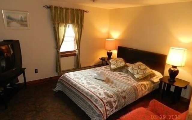 Blue Frost Apartments