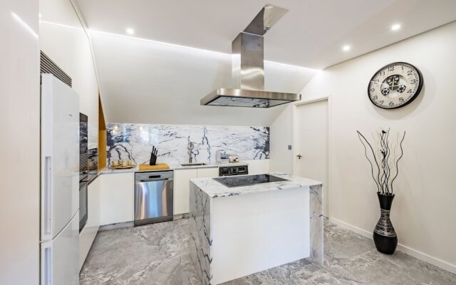 Porto City Holidays by Douro River