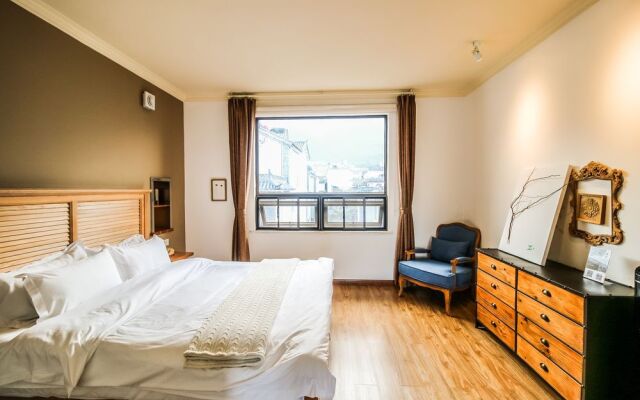 Zizai Garden Traveling with Hotel