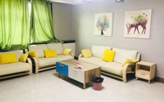 Swan Apartment