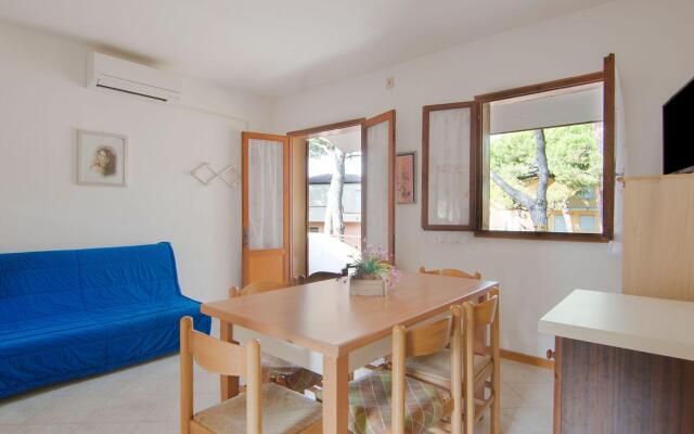 Expansive Apartment in Rosolina Mare near Beach